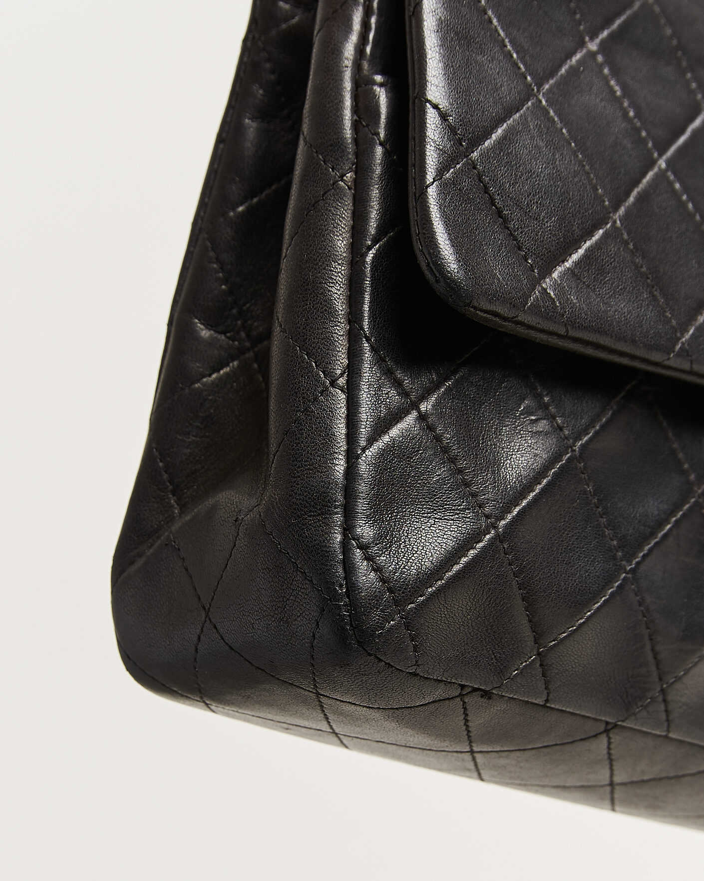 Men | Pre-Owned & Vintage Bags | Louis Vuitton Pre-Owned | Chanel Pre-Owned Classic Medium Double Flap Bag Lambskin Black
