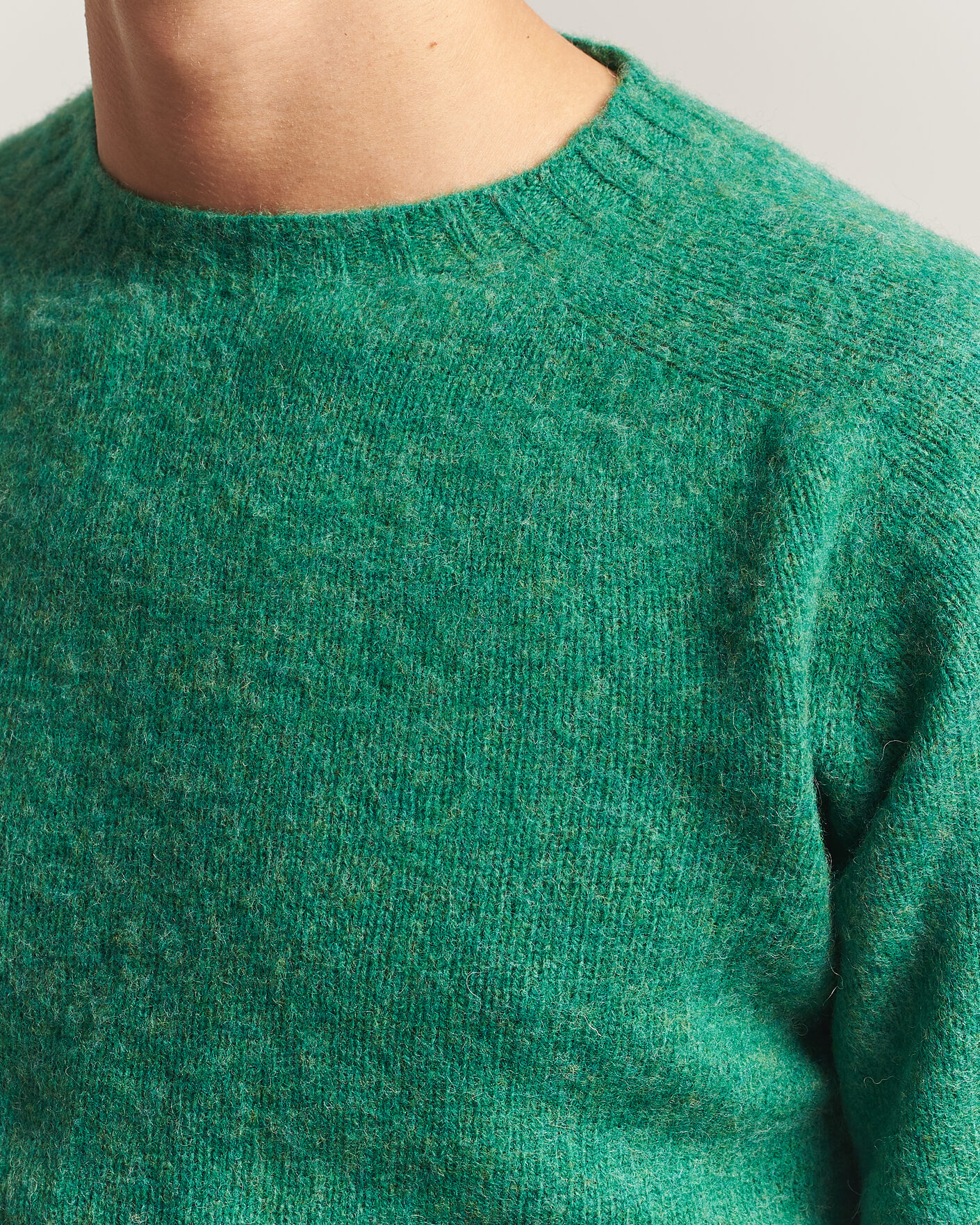 Men | Sweaters & Knitwear | Harley Of Scotland | Brushed Supersoft Lambswool Crewneck Evergreen