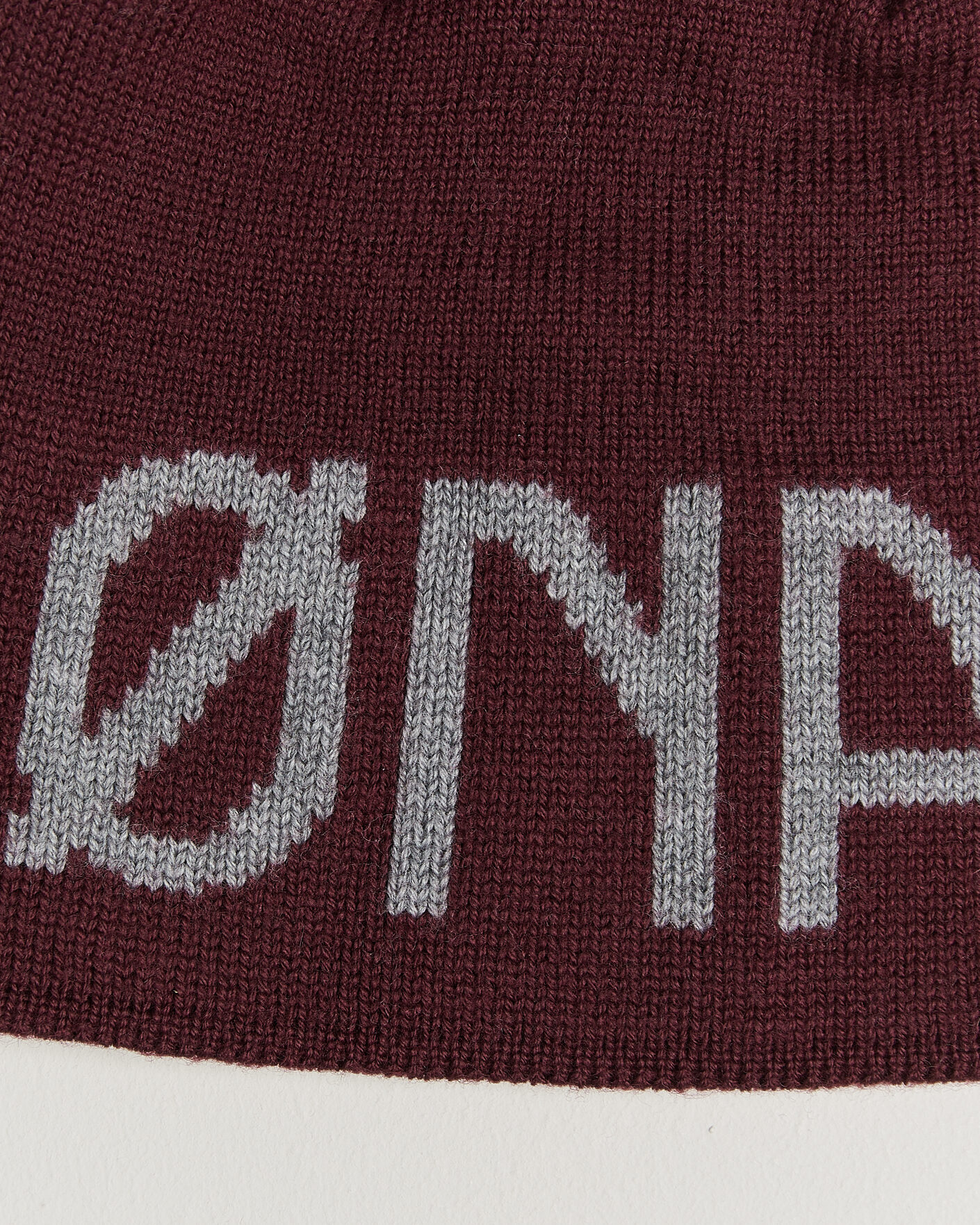 Men | Beanies | Norrøna | Mid Merino Wool Logo Beanie Port