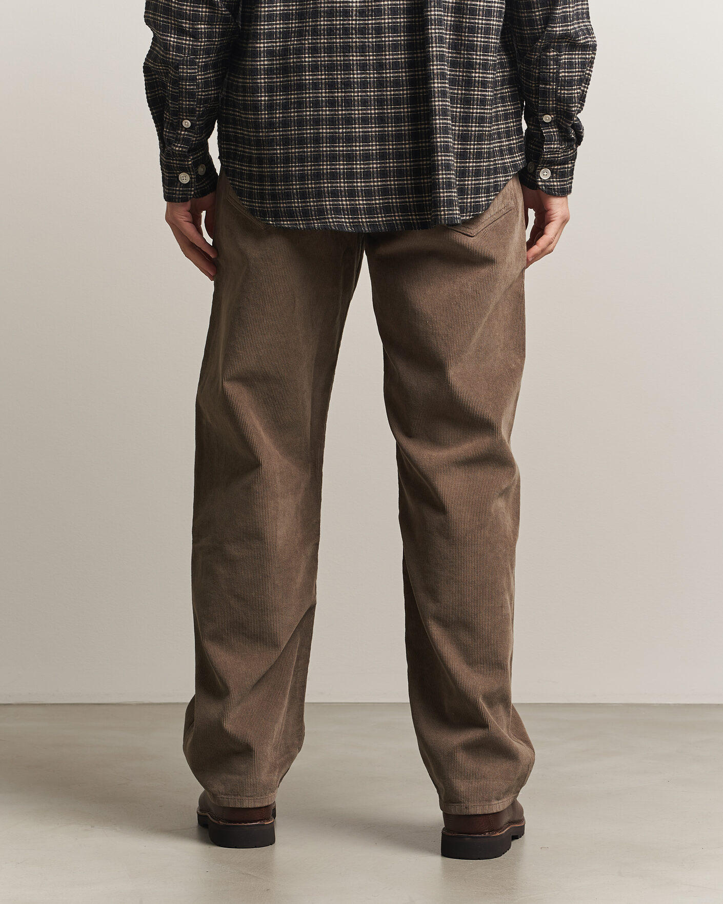 Men | Trousers | Forét | Moor Relaxed Fit Corduroy Pants Faded Wood