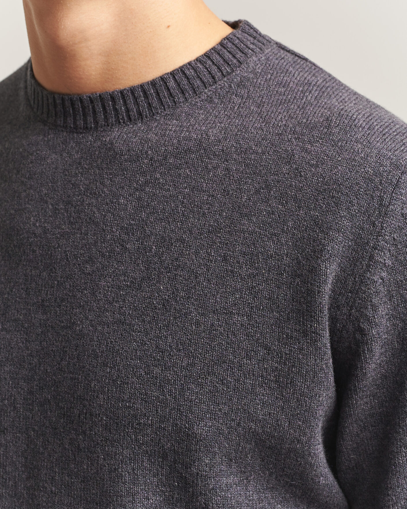 Men | Sweaters & Knitwear | Stenströms | Knitted Lambswool Crew Neck Dark Grey Melange