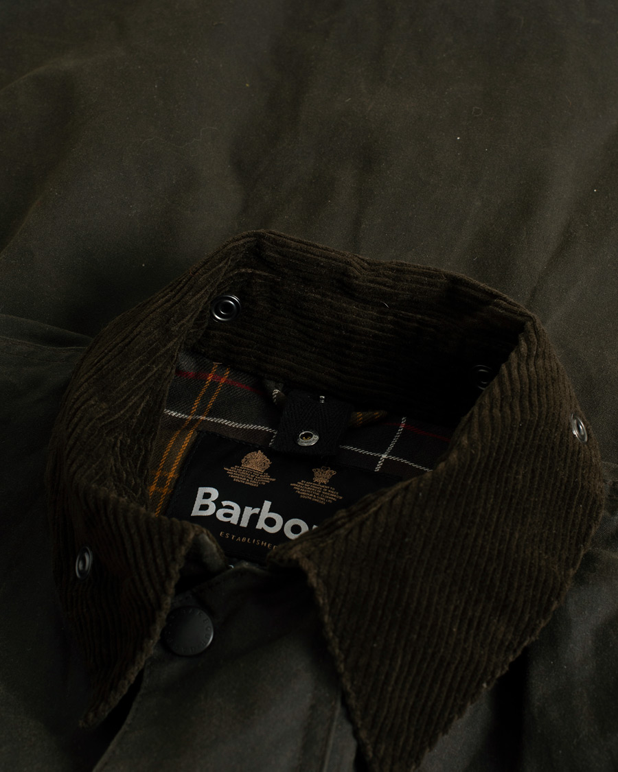 Men | Barbour Lifestyle Classic Northumbria Jacket Olive | Pre-owned | Barbour Lifestyle Classic Northumbria Jacket Olive