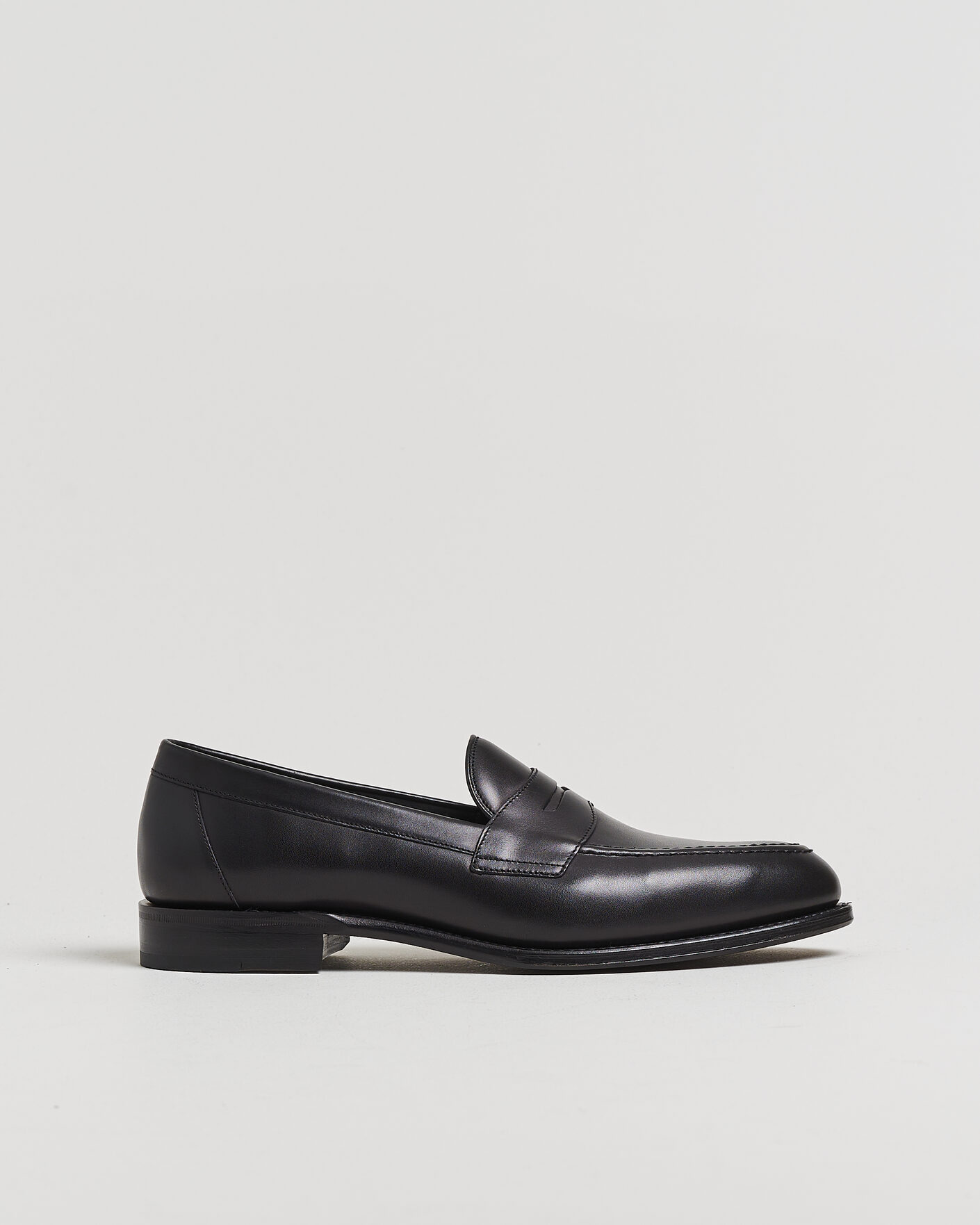 Men | Pre-owned Welted shoes | Pre-owned | Loake 1880 Hornbeam Eco Penny Loafer Black Calf UK10 - EU44