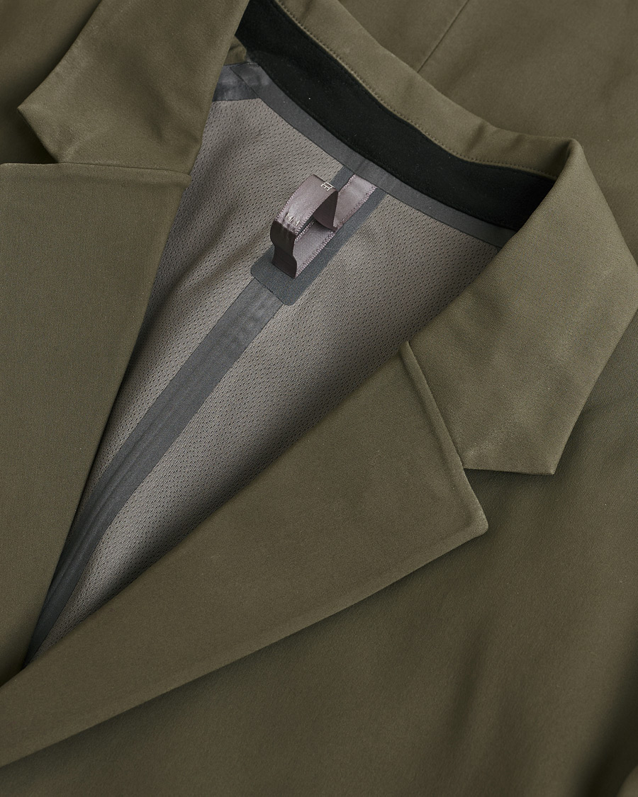 Arc'teryx Veilance Water Repellent Blazer Green M at CareOfCarl.com