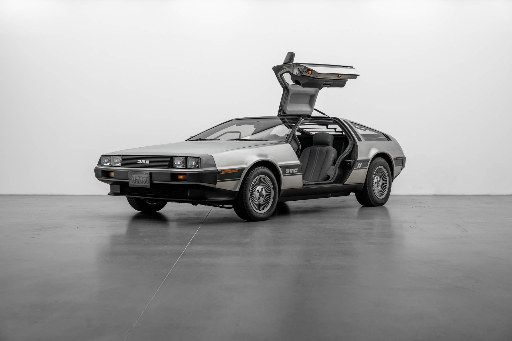 Men | | Pre-Owned & Vintage Cars | DeLorean DMC-12 ***SOLD***