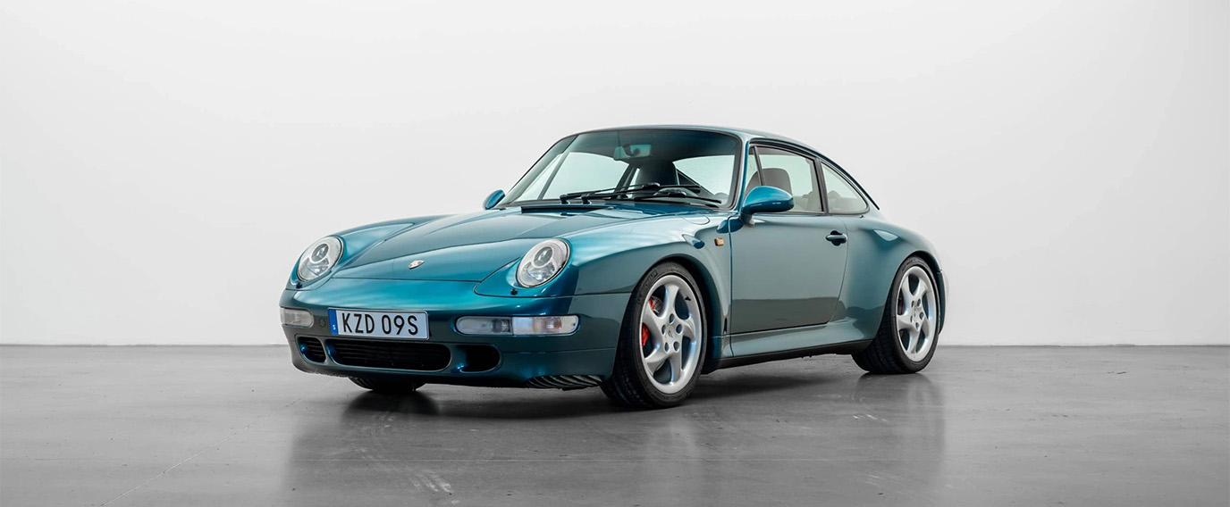 Vintage Cars in store: Porsche 911 Carrera 4S from 1996 Vintage Cars in store: Porsche 911 Carrera 4S from 1996