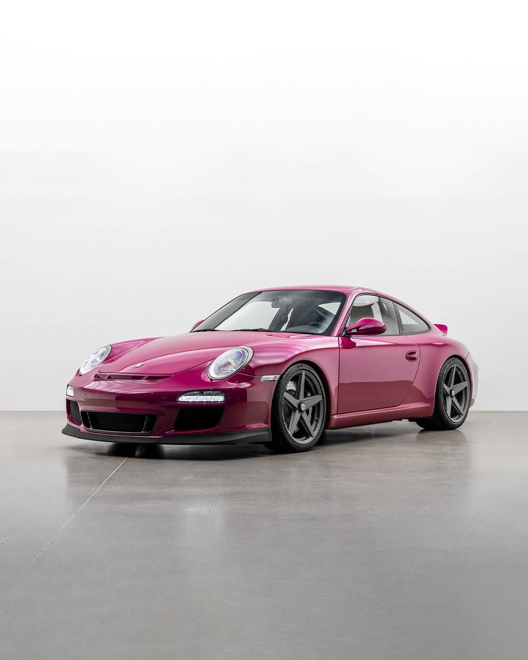 Vintage Cars in the store: Sport Classic Based on Porsche 911 GT3